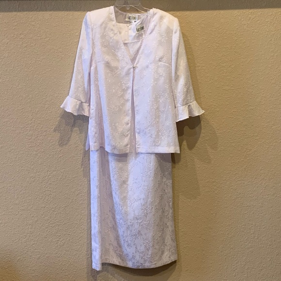 Kari’s Korner sleeveless with jacket - Picture 1 of 9